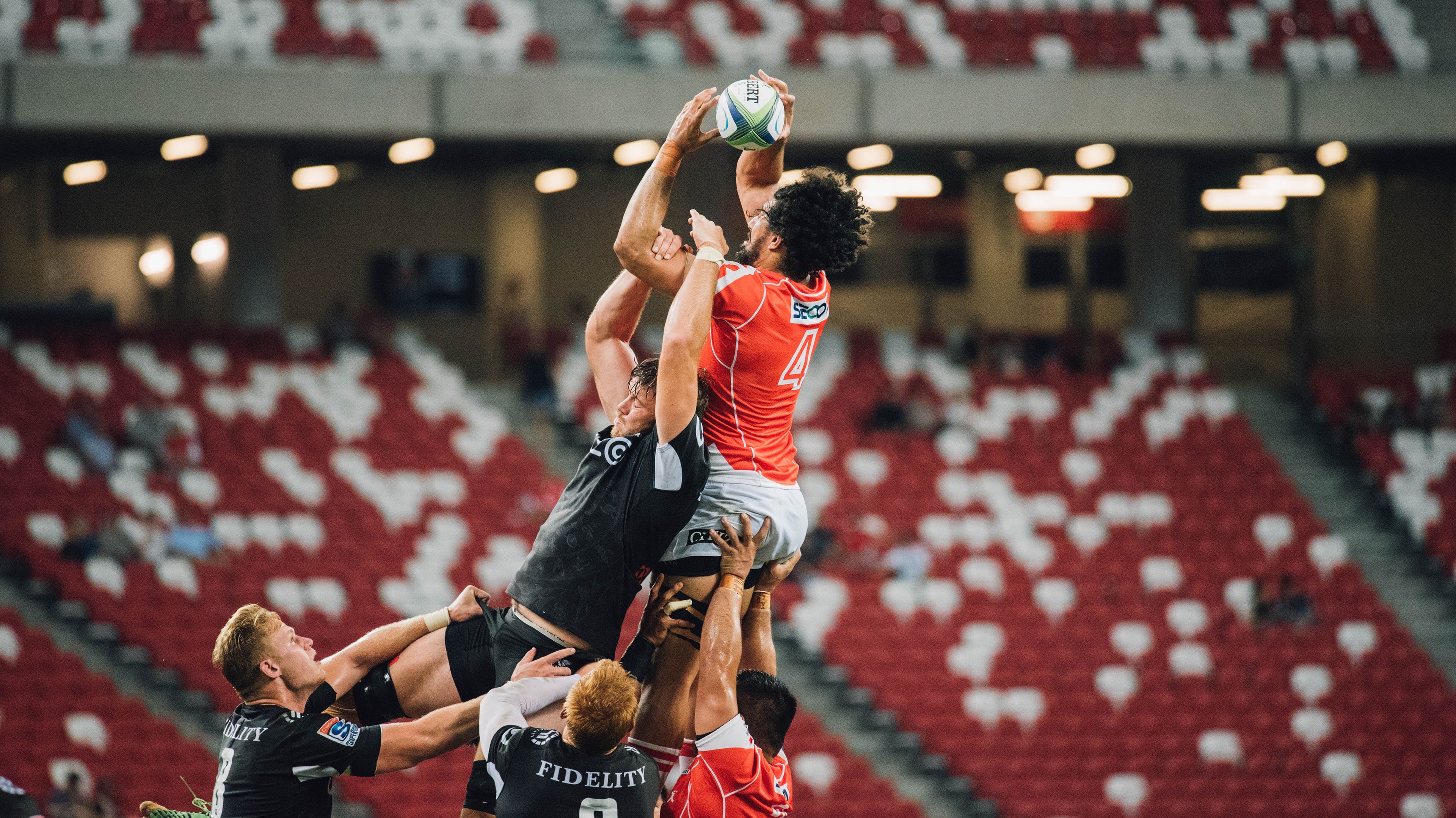 字母哥透露愿意承担更多季后赛压力，字母哥进了几次季后赛